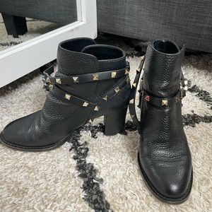 Valentino Rockstud Booties, EUC, Black, Size 36.5. No box. Black Leather.